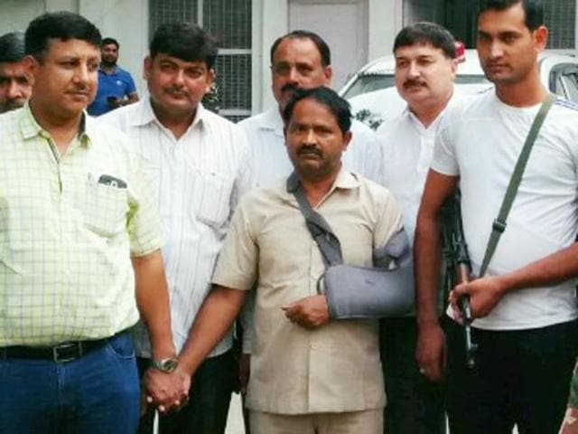 Farhat, (center) the PA of SP’s Rajya Sabha MP Munawwar Saleem, was detained Friday night and was later arrested by Delhi Crime Branch on Saturday in connection with the espionage case in which a Pakistan High Commission staffer was expelled from the country and three persons were arrested. (HT Photo) Farhat, (center) the PA of SP’s Rajya Sabha MP Munawwar Saleem, was detained Friday night and was later arrested by Delhi Crime Branch on Saturday in connection with the espionage case in which a Pakistan High Commission staffer was expelled from the country and three persons were arrested. (HT Photo)