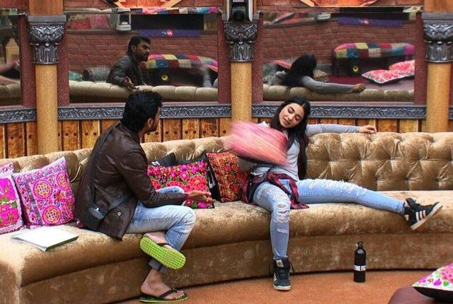 Gaurav and Bani discuss nominations of the week. (COLORS) Gaurav and Bani discuss nominations of the week. (COLORS)
