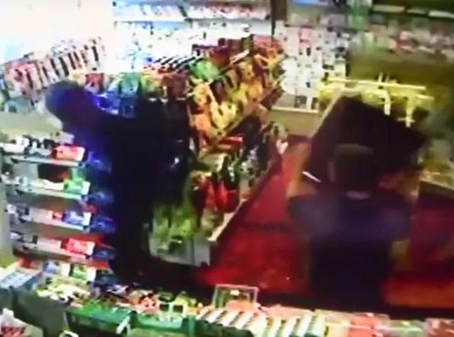 A 56-year-old Indian-origin woman used a steel chair to fight off machete-wielding thieves in UK. (Picture courtesy: Screengrab/Youtube) A 56-year-old Indian-origin woman used a steel chair to fight off machete-wielding thieves in UK. (Picture courtesy: Screengrab/Youtube)