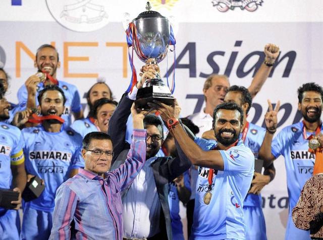 Oltmans (centre, last row from the back) said the Indian team must build on the victory and go on to win bigger global events.(PTI)