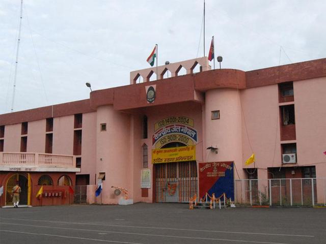 A picture of Bhopal Central Jail from which eight SIMI activists escaped on Monday.(HT File Photo)