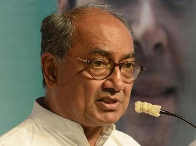 Digvijaya Singh on Monday said probe should be conducted into whether someone was behind the Bhopal jail escape.(HT file photo)