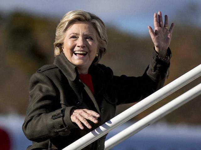 Democratic presidential candidate Hillary Clinton waves to members of the media as she boards her campaign plane at Westchester County Airport in White Plains, NY. (AP) Democratic presidential candidate Hillary Clinton waves to members of the media as she boards her campaign plane at Westchester County Airport in White Plains, NY. (AP)