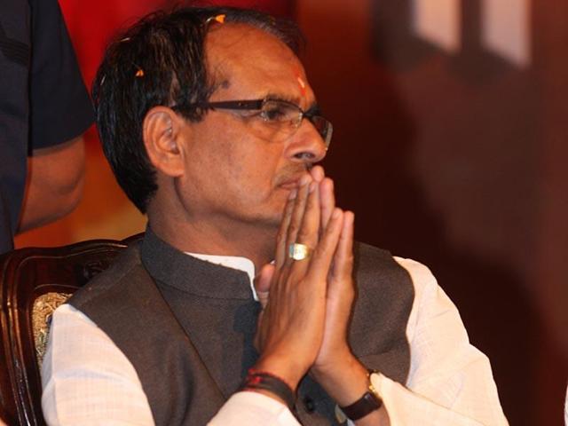 Chief minister Shivraj Singh Chouhan said he had apprised Union home minister Rajnath Singh of the ‘neutralised SIMI terrorists’ and requested the central government for an investigation by the NIA.(HT File Photo)