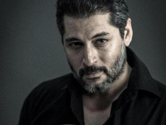 Actor Tarun Arora says he couldn’t have asked for a better debut in Telugu films than Khaidi No 150.(Tarun Arora/Facebook)