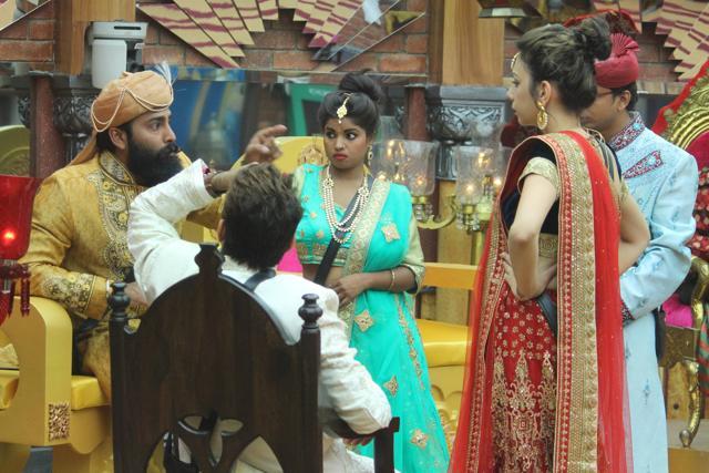 Nitibha is definitely pissed at Navin and Swamiji. Nitibha is definitely pissed at Navin and Swamiji.
