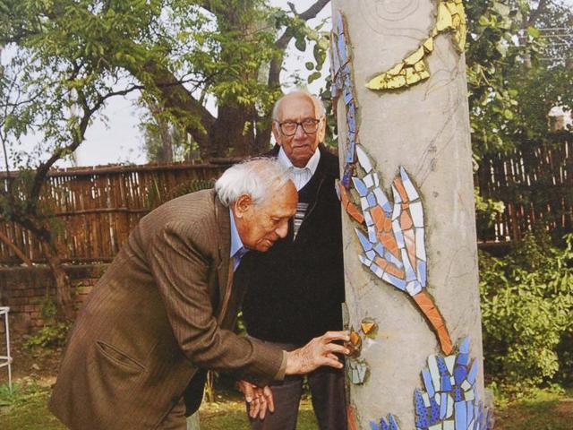 The late Nek Chand, creator of Rock Garden, working on a pillar in MN Sharma’s house garden in 2010. (Photo: Yojna Rawat) The late Nek Chand, creator of Rock Garden, working on a pillar in MN Sharma’s house garden in 2010. (Photo: Yojna Rawat)
