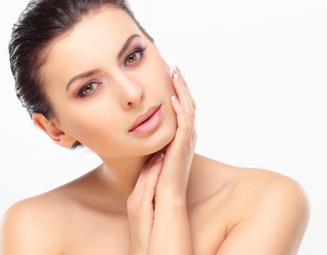 Get healthy and glowing skin by following the three golden rules of exfoliating, toning and moisturising. (Getty Images/iStockphoto) Get healthy and glowing skin by following the three golden rules of exfoliating, toning and moisturising. (Getty Images/iStockphoto)