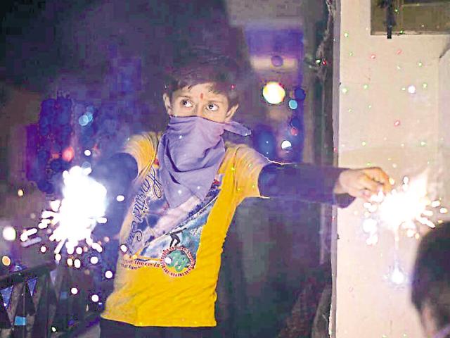 On a normal day, the city’s pollution this year has been recorded between 114 units and 135 units, again above the safe level. So, pollution this Diwali has also been three times that on any average day in the city. (Keshav Singh/HT) On a normal day, the city’s pollution this year has been recorded between 114 units and 135 units, again above the safe level. So, pollution this Diwali has also been three times that on any average day in the city. (Keshav Singh/HT)