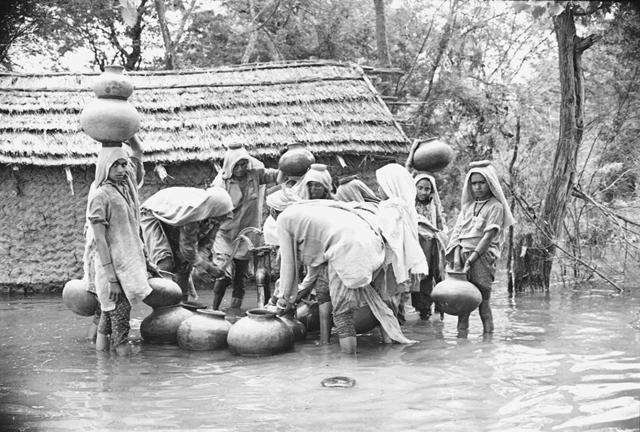 Flood in Gurgaon on 12 August 1977. (SN SINHA / HT photo )