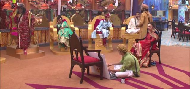 Nitibha didn’t like Rohan’s painting at all. (Colors) Nitibha didn’t like Rohan’s painting at all. (Colors)