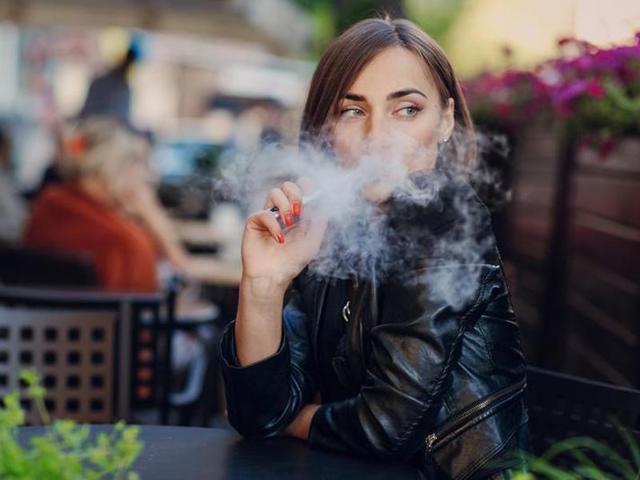 The results of a new national consumer survey, which included more than 2,000 people under the age of 35, showed that 44% of survey respondents reported believing that e-cigarettes are less harmful to the lungs than traditional cigarettes.(Shutterstock)