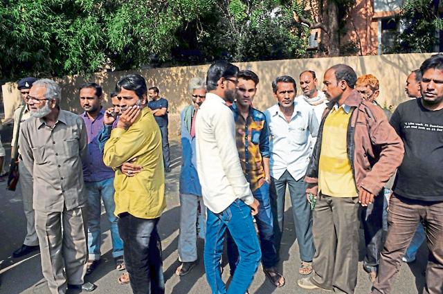 Relatives waiting in front of mortuary at Hamidia hospital for bodies of SIMI operatives, who were killed in an encounter. (Praveen Bajpai/HT file photo) Relatives waiting in front of mortuary at Hamidia hospital for bodies of SIMI operatives, who were killed in an encounter. (Praveen Bajpai/HT file photo)