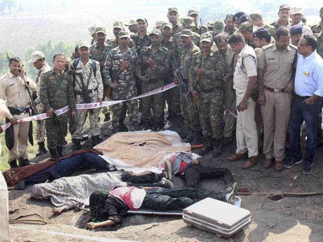 The encounter killing of the SIMI operatives has turned into a tug of war with chief minister Shivraj Singh Chouhan accusing opposition leaders, who have questioned the authenticity of the encounter, of doing “petty politics”.(PTI) The encounter killing of the SIMI operatives has turned into a tug of war with chief minister Shivraj Singh Chouhan accusing opposition leaders, who have questioned the authenticity of the encounter, of doing “petty politics”.(PTI)