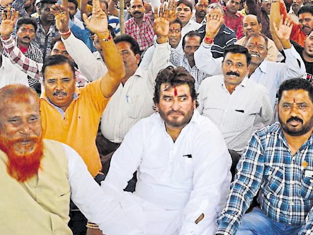 The union is also demanding regularisation of 180 sanitation workers and 65 sewermen. (HT File Photo) The union is also demanding regularisation of 180 sanitation workers and 65 sewermen. (HT File Photo)