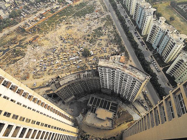 There are around 60-70 large-scale ongoing group housing projects in Noida and Greater Noida (Burhaan Kinu/HT Photo) There are around 60-70 large-scale ongoing group housing projects in Noida and Greater Noida (Burhaan Kinu/HT Photo)