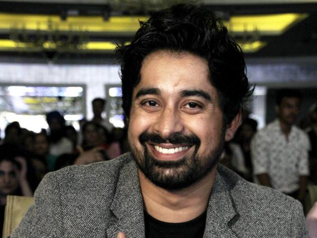 TV host-anchor Rannvijay Singha supports the No Shave November campaign.(Shivam Saxena/HT Photo)