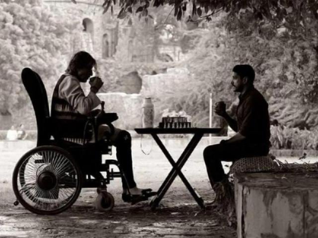Amitabh Bachchan, Farhan Akhtar on the sets of Bejoy Nambiar's Wazir.
