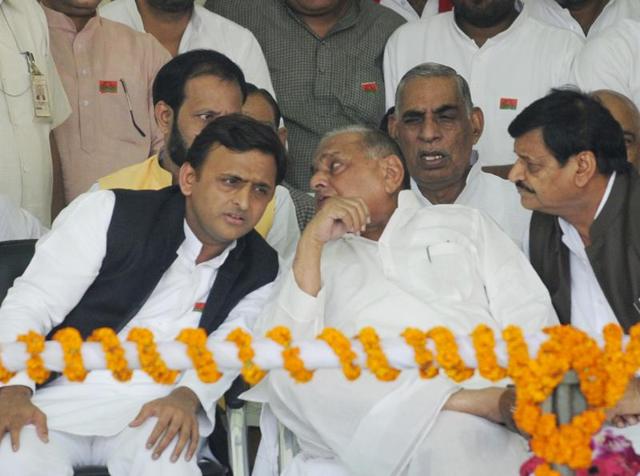 Uttar Pradesh chief minister Akhilesh Yadav with SP chief Mulayam Singh Yadav and Shivpal Yadav during ‘Vikas Rath Yatra’ in Lucknow. (Deepak Gupta/HT Photo) Uttar Pradesh chief minister Akhilesh Yadav with SP chief Mulayam Singh Yadav and Shivpal Yadav during ‘Vikas Rath Yatra’ in Lucknow. (Deepak Gupta/HT Photo)