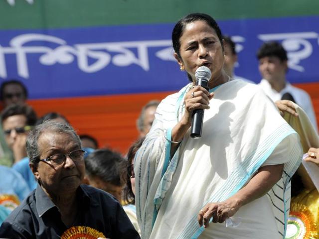 After the landslide electoral victory in May and the supreme court directing the government to return Singur land to farmers, Mamata Banerjee is enjoying the pinnacle of her popularity. She is now ready to take her fight against the Centre on intolerance issue to the streets. (HT Photo) After the landslide electoral victory in May and the supreme court directing the government to return Singur land to farmers, Mamata Banerjee is enjoying the pinnacle of her popularity. She is now ready to take her fight against the Centre on intolerance issue to the streets. (HT Photo)