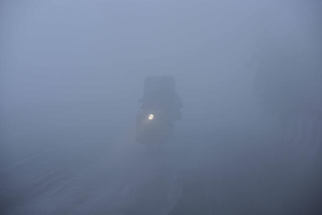 Heavy smog at Geeta colony in East Delhi, India, Thursday, Nov. 03, 2016. (Arun Sharma/HT PHOTO) Heavy smog at Geeta colony in East Delhi, India, Thursday, Nov. 03, 2016. (Arun Sharma/HT PHOTO)