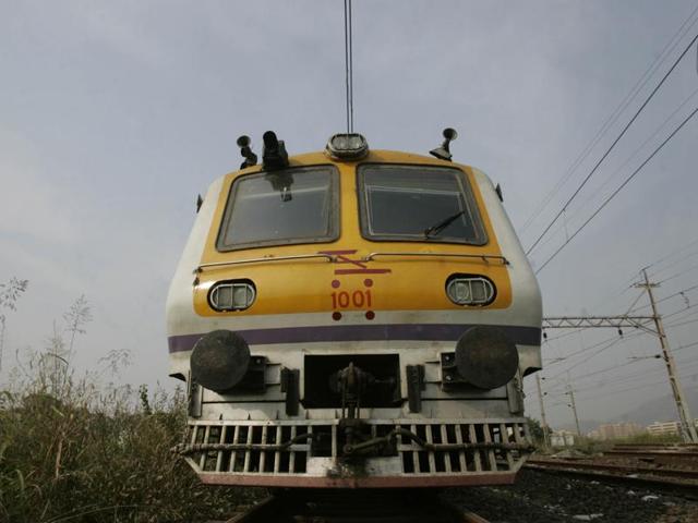 GRP officials said that the accident took place between Charni Road and Grant Road stations.(HT FILE PHOTO) GRP officials said that the accident took place between Charni Road and Grant Road stations.(HT FILE PHOTO)