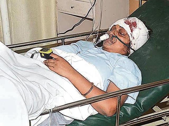 The woman is being treated in Delhi’s GTB Hospital. (Sakib li/HT Photo) The woman is being treated in Delhi’s GTB Hospital. (Sakib li/HT Photo)