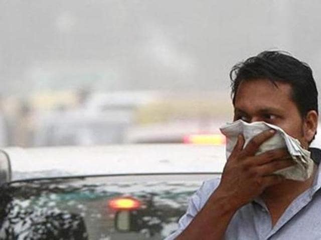 Delhi has experienced the worst smog in 17 years in the last two days where PM2.5 levels went upto 836.1 micrograms per cubic meter on Monday and was 645.2 micrograms per cubic meter on Tuesday while the permissible levels of PM2.5 levels in India is 60 micrograms per cubic meters.