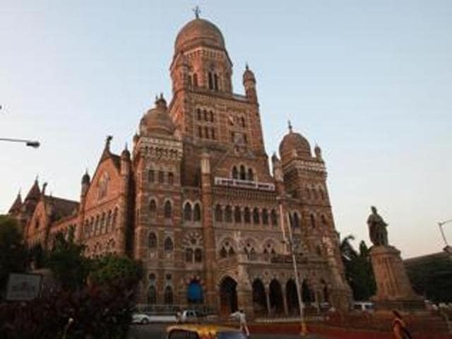 The Brihanmumbai Municipal Corporation wrote to the state government’s urban development department last week asking it to approve the parking policy pending with it for nearly two years The Brihanmumbai Municipal Corporation wrote to the state government’s urban development department last week asking it to approve the parking policy pending with it for nearly two years
