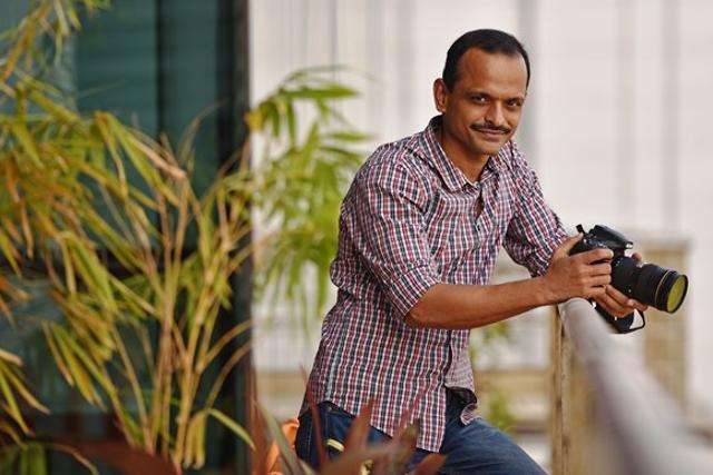 Wildlife photographer Nayan Khanolkar poses for the camera. (Photo: Pratam Gokhale/HT) Wildlife photographer Nayan Khanolkar poses for the camera. (Photo: Pratam Gokhale/HT)