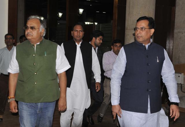Haryana finance minister Capt Abhimanyu (right) and Congress leader Kuldeep Sharma (left) at the Haryana Vidhan Sabha in Chandigarh on Friday. (Keshav Singh/HT Photo) Haryana finance minister Capt Abhimanyu (right) and Congress leader Kuldeep Sharma (left) at the Haryana Vidhan Sabha in Chandigarh on Friday. (Keshav Singh/HT Photo)