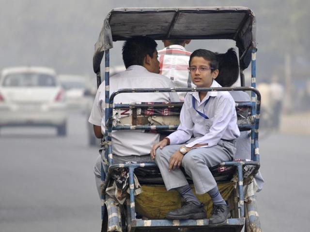 Four schools in Gurgaon announced a holiday on Friday, November 4, as the air quality remained poor in the national capital region. People with respiratory conditions, heart disease and children are the most susceptible to falling sick due to the bad air quality. Other schools have advised wearing masks. (sunil ghosh / HT) Four schools in Gurgaon announced a holiday on Friday, November 4, as the air quality remained poor in the national capital region. People with respiratory conditions, heart disease and children are the most susceptible to falling sick due to the bad air quality. Other schools have advised wearing masks. (sunil ghosh / HT)