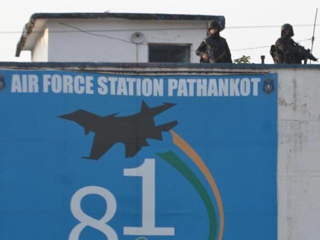 Commando stand guard at Airbase during search operation at Airbase after completion of terrorist combing operation in Pathankot(Sameer Sehgal / HT File Photo) Commando stand guard at Airbase during search operation at Airbase after completion of terrorist combing operation in Pathankot(Sameer Sehgal / HT File Photo)