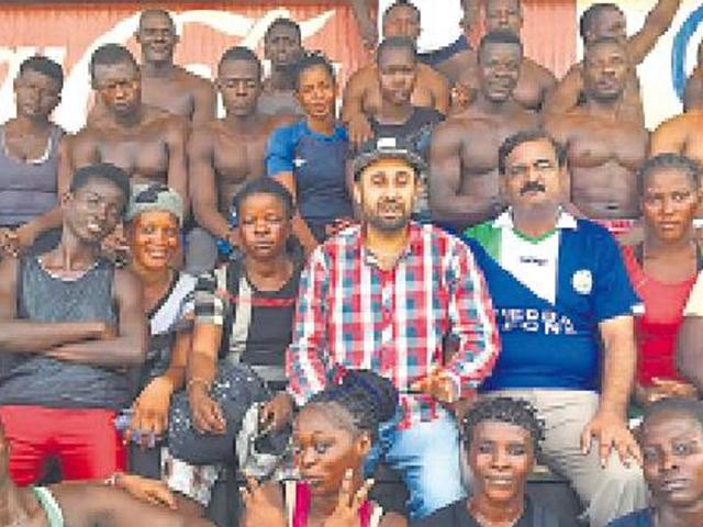 Sierra Leone players who are in India to play in the World Kabaddi Cup posing for a photograph.(HT Photo) Sierra Leone players who are in India to play in the World Kabaddi Cup posing for a photograph.(HT Photo)
