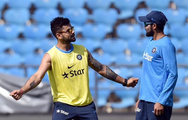 There are times when he gets his groove on: “Aaja nach le?” (Pratham Gokhale / HT PHOTO) 