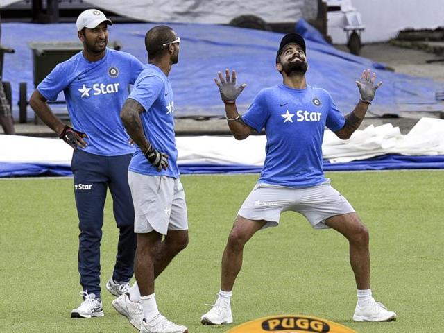 And does not want to stop: ‘This is how it’s done, Shikhar Dhawan and Cheteshwar Pujara.’ (Subhendu ghosh / HT PHOTO ) And does not want to stop: ‘This is how it’s done, Shikhar Dhawan and Cheteshwar Pujara.’ (Subhendu ghosh / HT PHOTO )