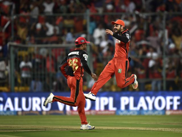 When he’s on a high: ‘The flying Kohli.’ (Ajay Aggarwal / HT Photo) 