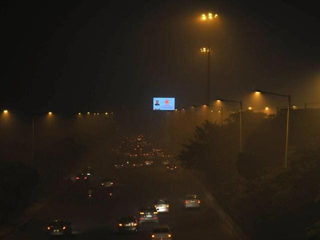 Pollution is on a rise after Diwali. Authority will now crack down on those erring. (Sunil Ghosh/HT Photo) Pollution is on a rise after Diwali. Authority will now crack down on those erring. (Sunil Ghosh/HT Photo)