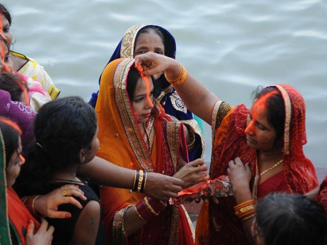 This year, there has been a surge in the release of Chhath song records. The musicians range from the established to the up-and-coming. (Subhankar Chakraborty/HT PHOTO) This year, there has been a surge in the release of Chhath song records. The musicians range from the established to the up-and-coming. (Subhankar Chakraborty/HT PHOTO)