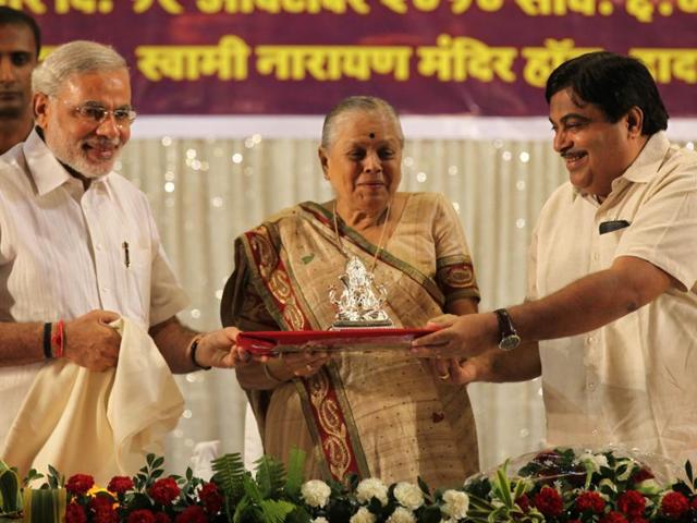 Prime Minister Narendra Modi and BJP leader Nitin Gadkari with former Union minister Jaywantiben Mehta (centre). (HT FILE PHOTO) Prime Minister Narendra Modi and BJP leader Nitin Gadkari with former Union minister Jaywantiben Mehta (centre). (HT FILE PHOTO)