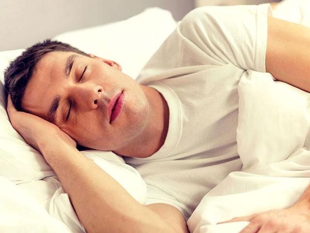 Study results suggest that men who had worked night shifts for over 20 years had a 27% increased risk of cancer incidence, and men who did not nap in the day time had double the risk of cancer than those who took a one to 30-minute nap. (Shutterstock) Study results suggest that men who had worked night shifts for over 20 years had a 27% increased risk of cancer incidence, and men who did not nap in the day time had double the risk of cancer than those who took a one to 30-minute nap. (Shutterstock)