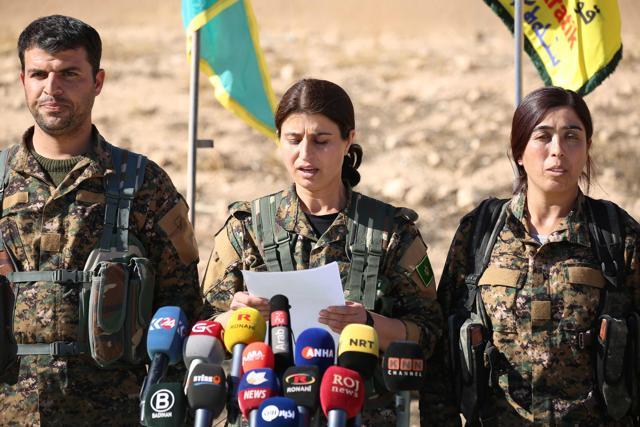 Jihan Sheikh Ahmed, a spokeswoman for the Syrian Democratic Forces (SDF), holds a press conference in the town of Ain Issa on Sunday, to announce that the US-backed alliance has began a long-awaited operation to capture Raqqa. (AFP Photo) Jihan Sheikh Ahmed, a spokeswoman for the Syrian Democratic Forces (SDF), holds a press conference in the town of Ain Issa on Sunday, to announce that the US-backed alliance has began a long-awaited operation to capture Raqqa. (AFP Photo)