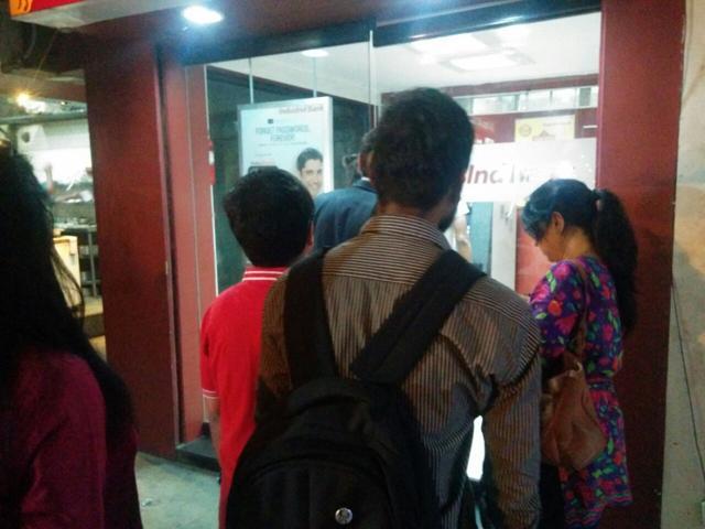 Another ATM in New Delhi’s Vasant Kunj was crowded (HT Photo) Another ATM in New Delhi’s Vasant Kunj was crowded (HT Photo)