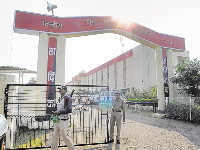 An official, who wished not to be named, told HT that 48 additional guards have been deployed to watch over the remaining 21 SIMI men lodged in the jail.(Mujeeb Faruqui/HT file photo)