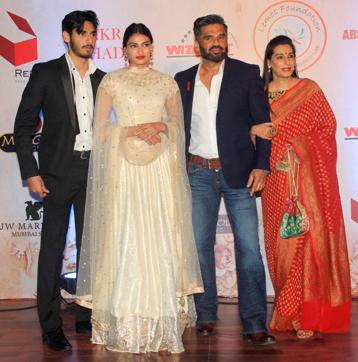 Ahaan Shetty with sister Athiya and parents Suniel and Mana Shetty. (Yogen Shah)