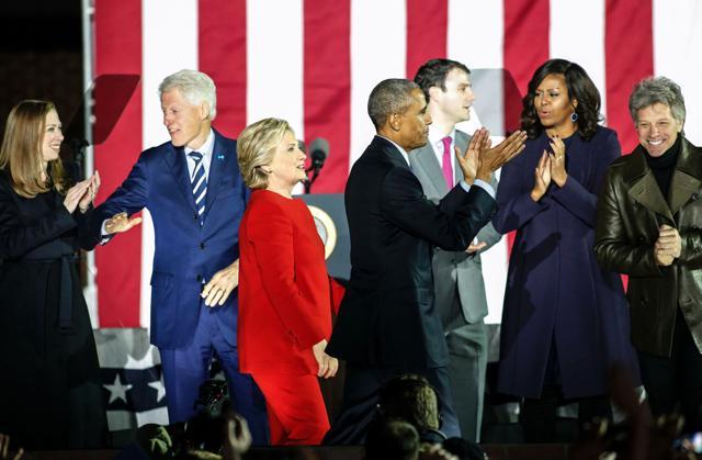 US Democratic presidential nominee Hillary Clinton (3rd left) stands with US President Barack Obama (centre), First Lady Michelle Obama (2nd right), former US president Bill Clinton (2nd left) and singer Jon Bon Jovi (right) during a rally on the final night of the 2016 US presidential campaign on Independence Mall in Philadelphia, Pennsylvania. (AFP Photo) US Democratic presidential nominee Hillary Clinton (3rd left) stands with US President Barack Obama (centre), First Lady Michelle Obama (2nd right), former US president Bill Clinton (2nd left) and singer Jon Bon Jovi (right) during a rally on the final night of the 2016 US presidential campaign on Independence Mall in Philadelphia, Pennsylvania. (AFP Photo)