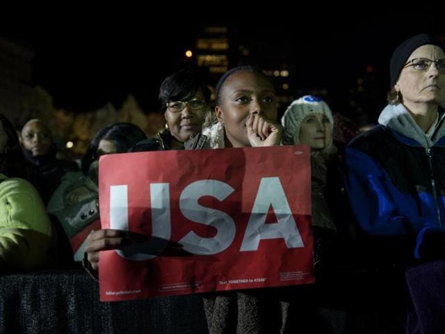 Supporters of Hillary Clinton, 2016 Democratic presidential nominee are seen during a rally the Independence Mall in Philadelphia, Pennsylvania. (AFP Photo) Supporters of Hillary Clinton, 2016 Democratic presidential nominee are seen during a rally the Independence Mall in Philadelphia, Pennsylvania. (AFP Photo)