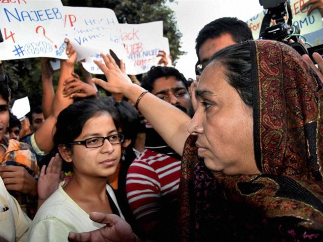 Missing JNU student Najeeb's mother along with students holding a protest outside Delhi Police headquarters in New Delhi on Monday. (PTI) Missing JNU student Najeeb's mother along with students holding a protest outside Delhi Police headquarters in New Delhi on Monday. (PTI)