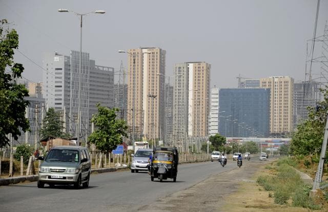 Real estate stocks felt the heat with the government deciding to phase out Rs 500 and Rs 1000 notes.(HT. Picture for representational purpose only.)