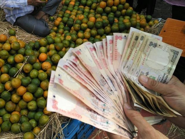 Scrapping 1000-and 500-rupee banknotes is unlikely to eliminate illicit flows altogether.(Subhankar Chakraborty/HT Photo) Scrapping 1000-and 500-rupee banknotes is unlikely to eliminate illicit flows altogether.(Subhankar Chakraborty/HT Photo)